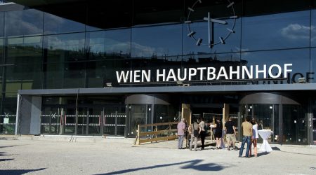 kunstbahnhof_wien_eingang_halle_nord_c_sascha_osaka kunstbahnhof_wien_eingang_halle_nord_c_sascha_osaka